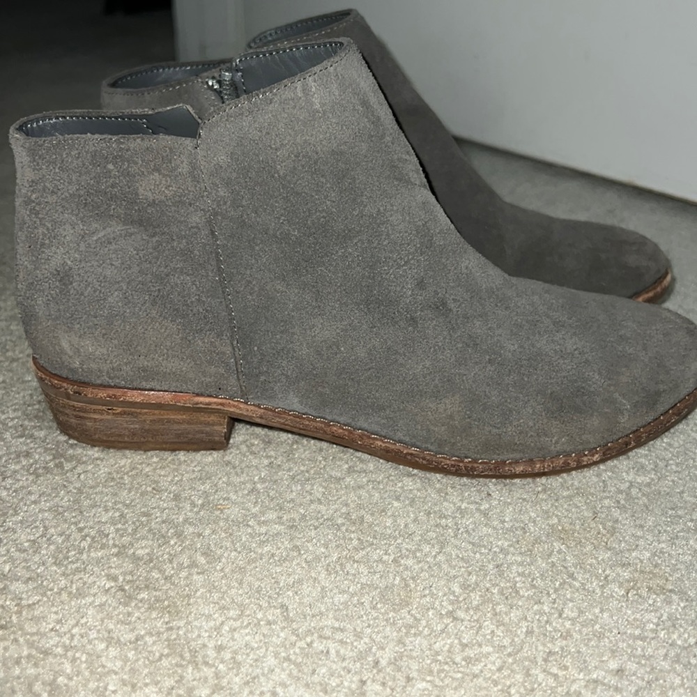 Gianni Bini booties